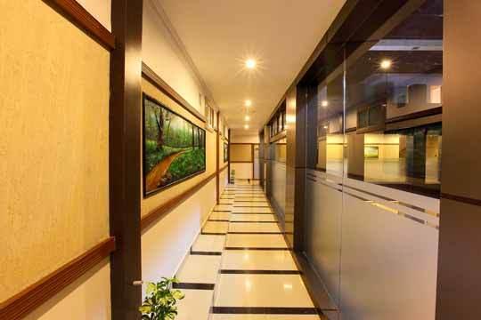 Holiday Hill Hotel & Suites Sultan Bathery Exterior foto